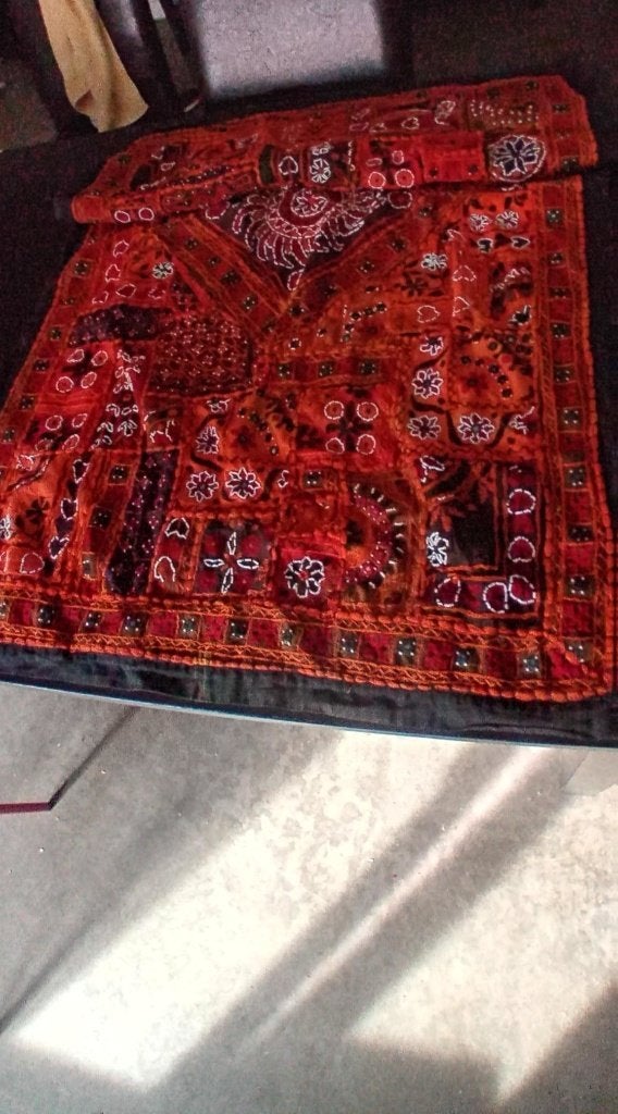 HANDGEMAAKT EN GEBRODEERD WANDKLEED UIT RAJASTAN (INDIA), Huis en Inrichting, Metaal, Nieuw, Ophalen of Verzenden, Handgemaakt