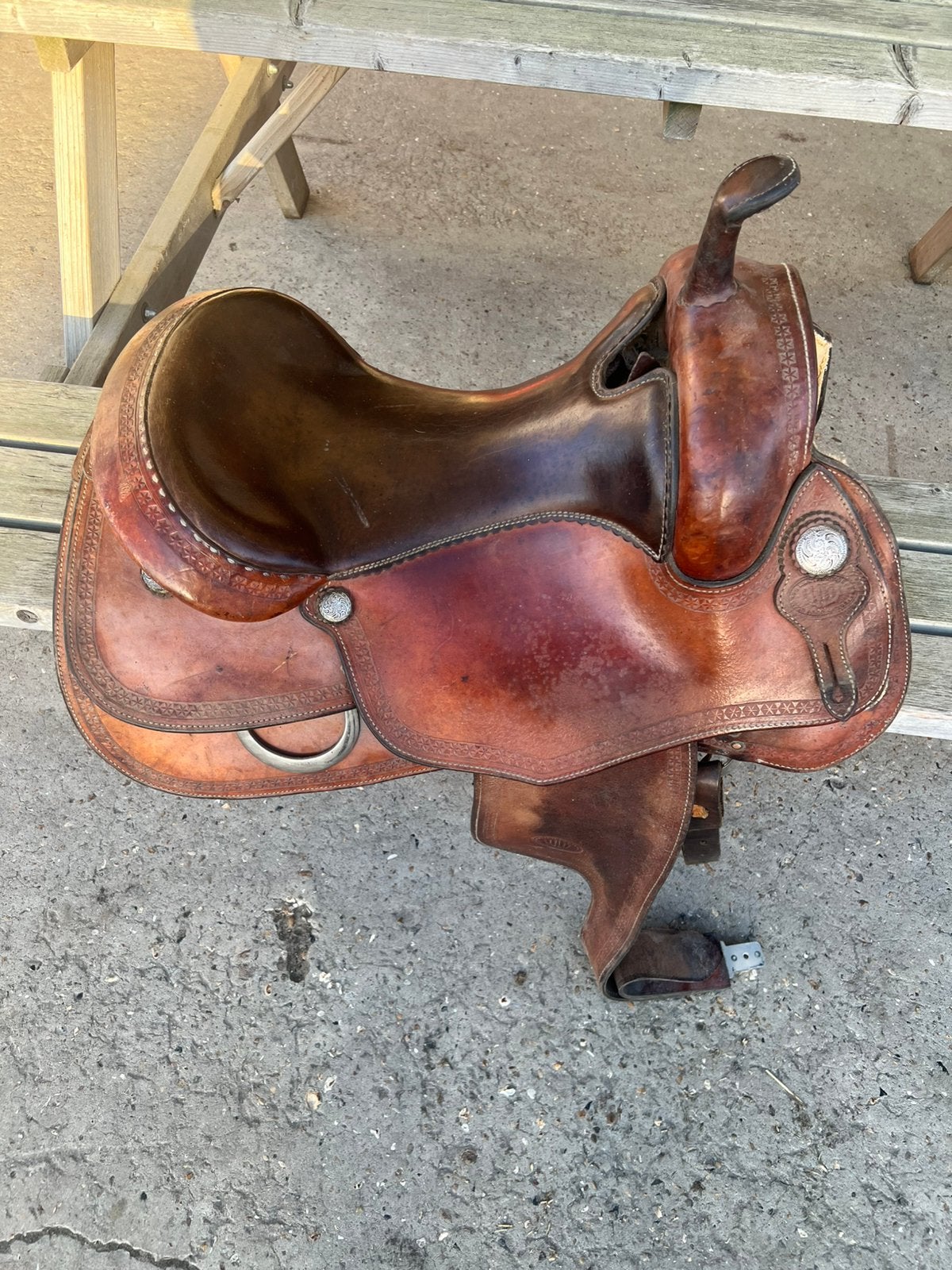 Leuk aangenaam westwood zadel, Dieren en Toebehoren, Ophalen, L (17.5 inch), Gebruikt, Wijd
