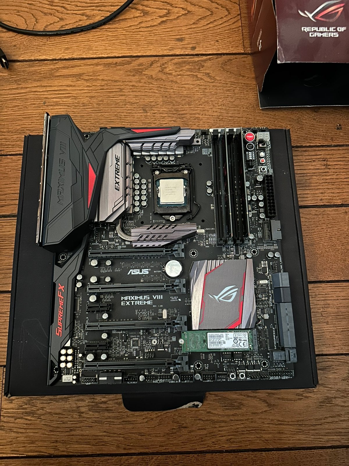 Rog maximus VIII extreme, Computers en Software, Moederborden, Ophalen of Verzenden, Zo goed als nieuw, Intel, DDR4