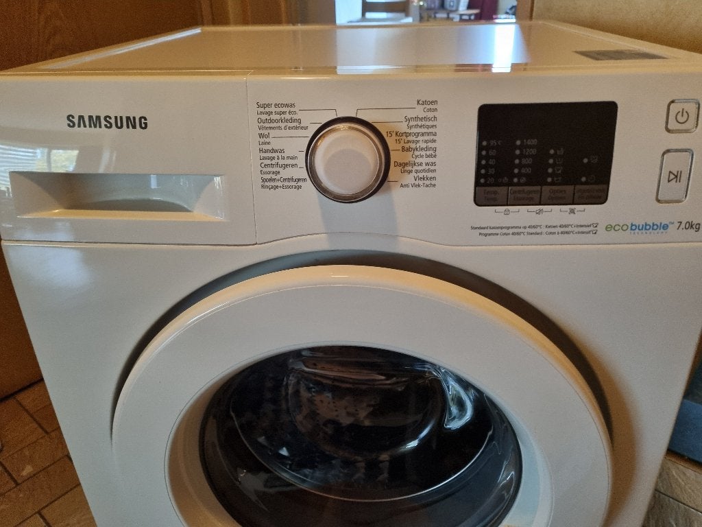wasmachine en condensdroogkast, Ophalen, Gebruikt, Voorlader, 1200 tot 1600 toeren