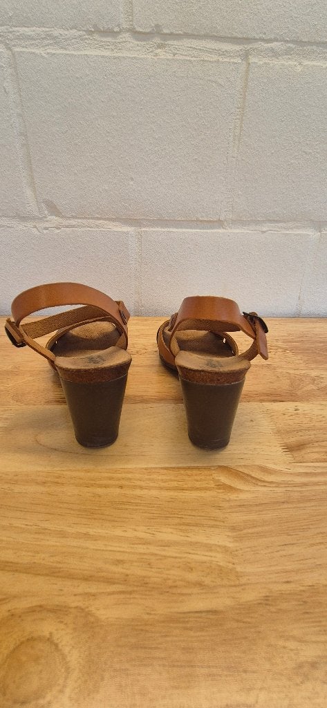 Carmela elegante hak sandalen – maat 38, Bruin, Zo goed als nieuw, Carmela, Sandalen of Muiltjes