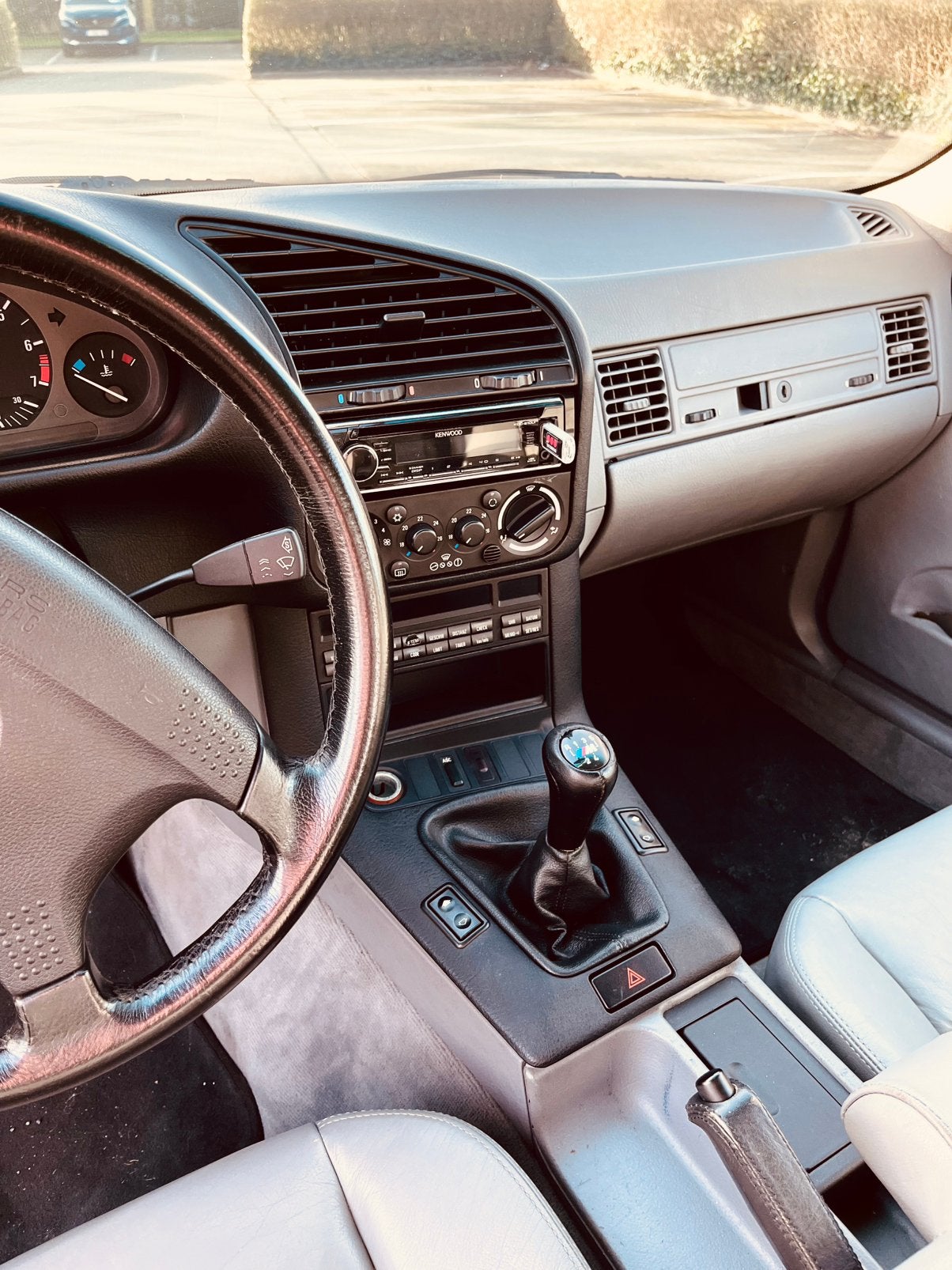 BMW E36 325i – 1993 Oldtimer – Pure 6-cilinder BMW-beleving, foto 10