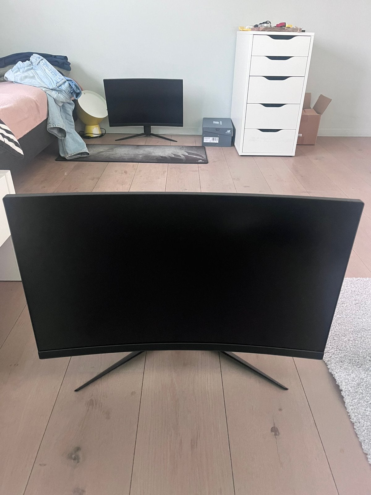 MSI Optix G27C7 Gaming Monitor – 27” Curved 165Hz, HD, Hoofdtelefoonaansluiting, VA, Zo goed als nieuw