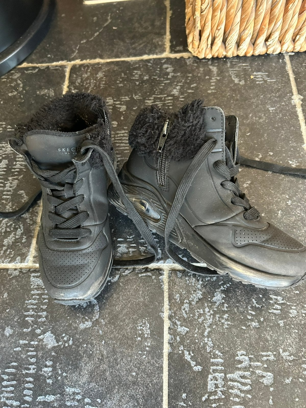 Skechers, Enfants & Bébés, Enlèvement, Comme neuf
