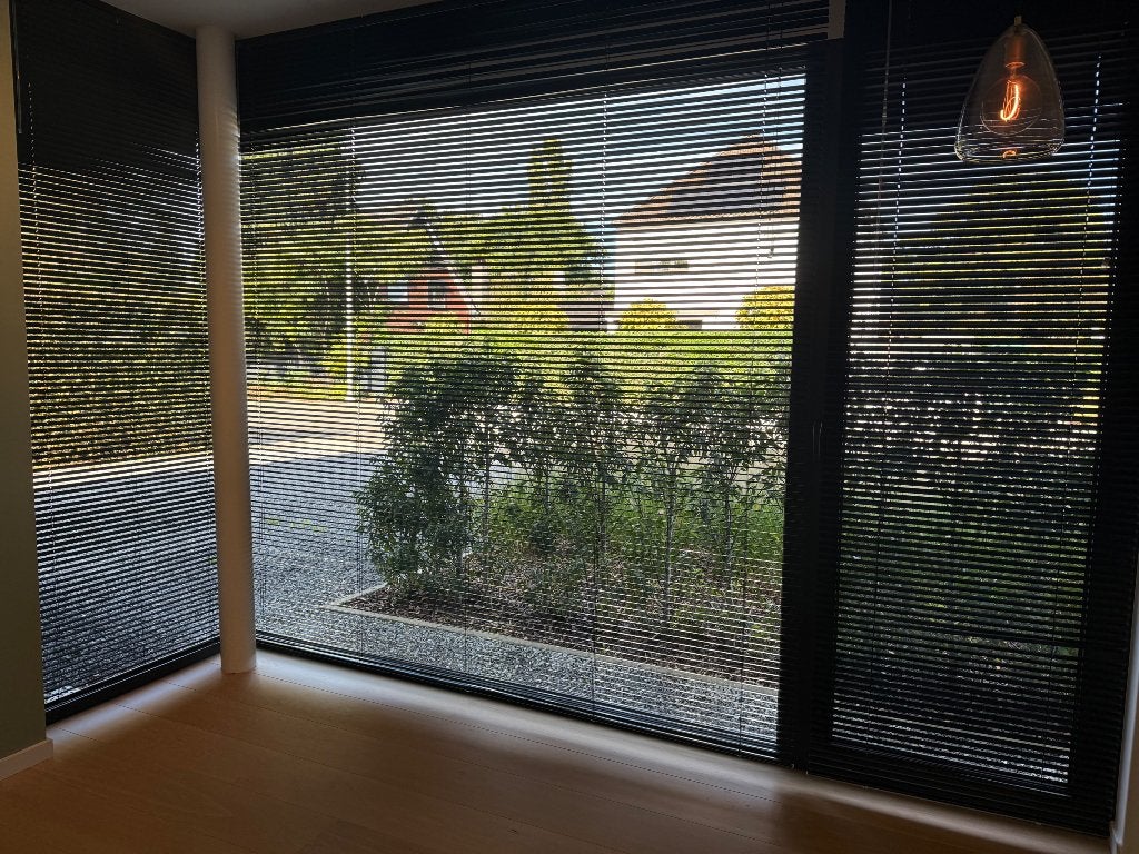 Zwarte horizontale lamellen, Huis en Inrichting, Ophalen, Overige materialen, Gebruikt, Zwart