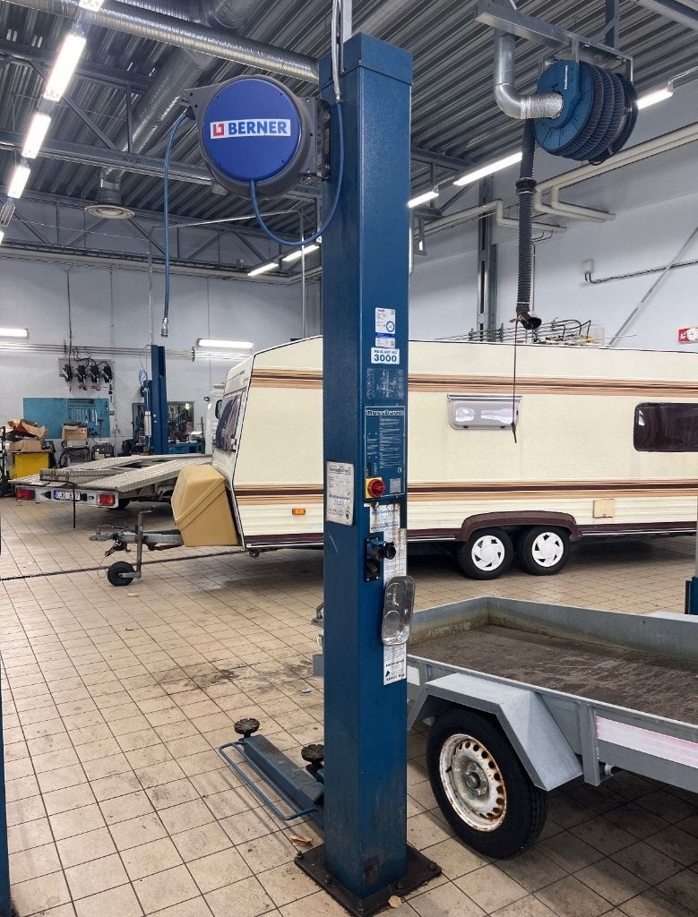 Nussbaum 2-koloms hefbrug 3000 kg – €1.200, Ophalen, Gebruikt