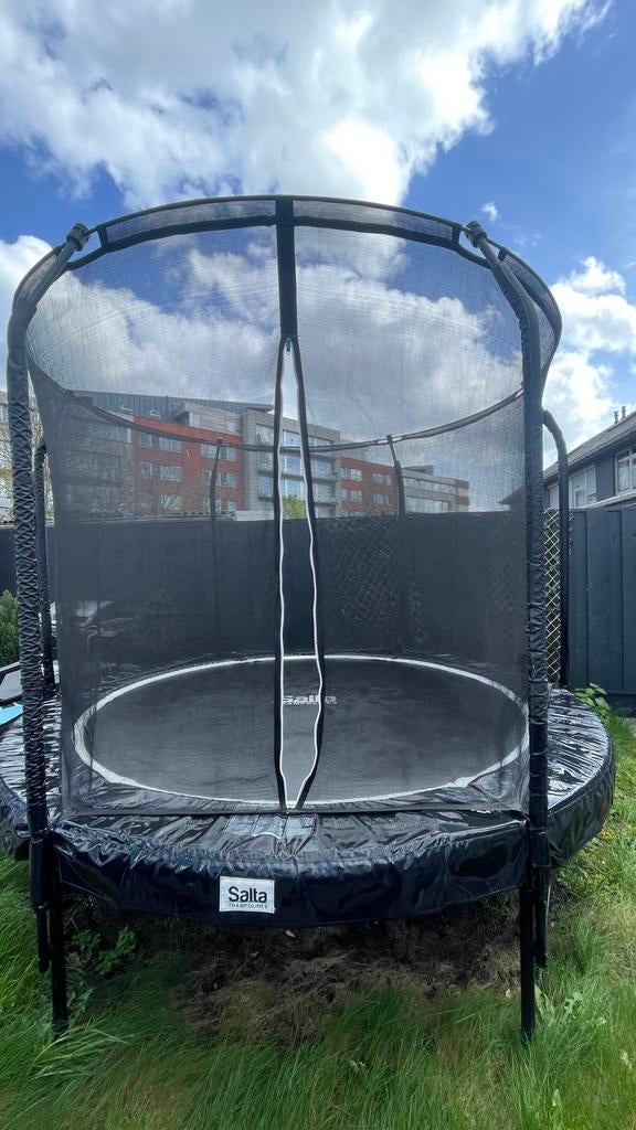 Trampoline, Ophalen, Zo goed als nieuw