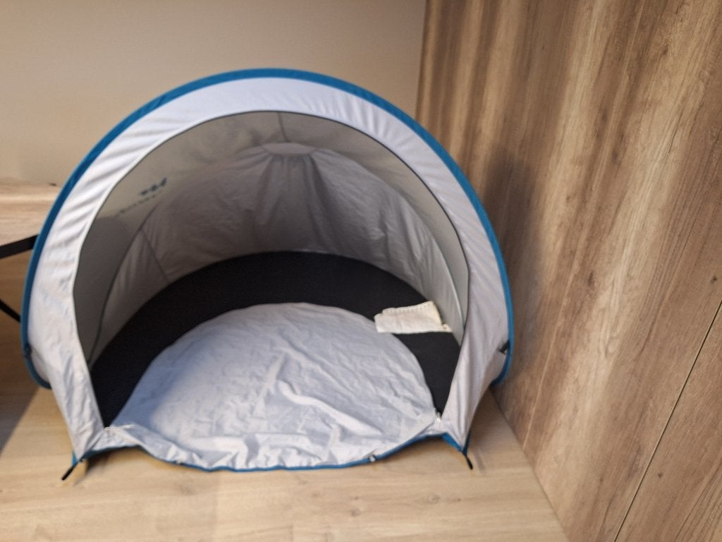 Quechua 2second pop up tent, Enlèvement, Comme neuf