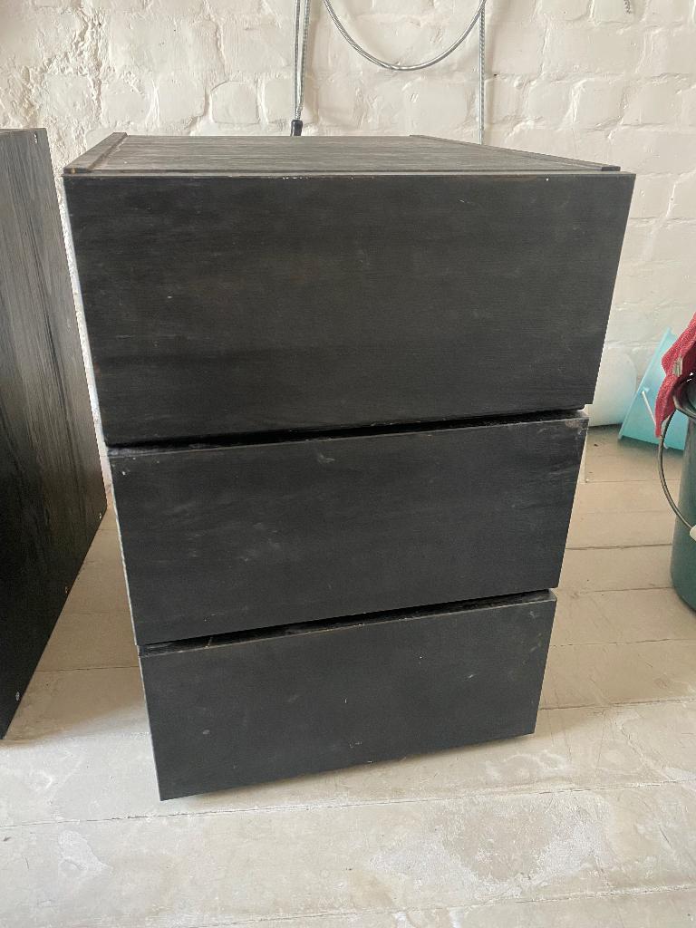2x IKEA massief houten ladenkast, Huis en Inrichting, Kasten | Ladekasten, Ophalen, Minder dan 50 cm, Zo goed als nieuw, 3 of 4 laden