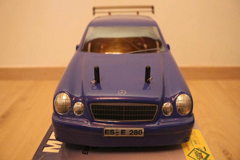 Graupner Mercedes Classe E, Neuf, Échelle 1:10, Voiture on road, Enlèvement