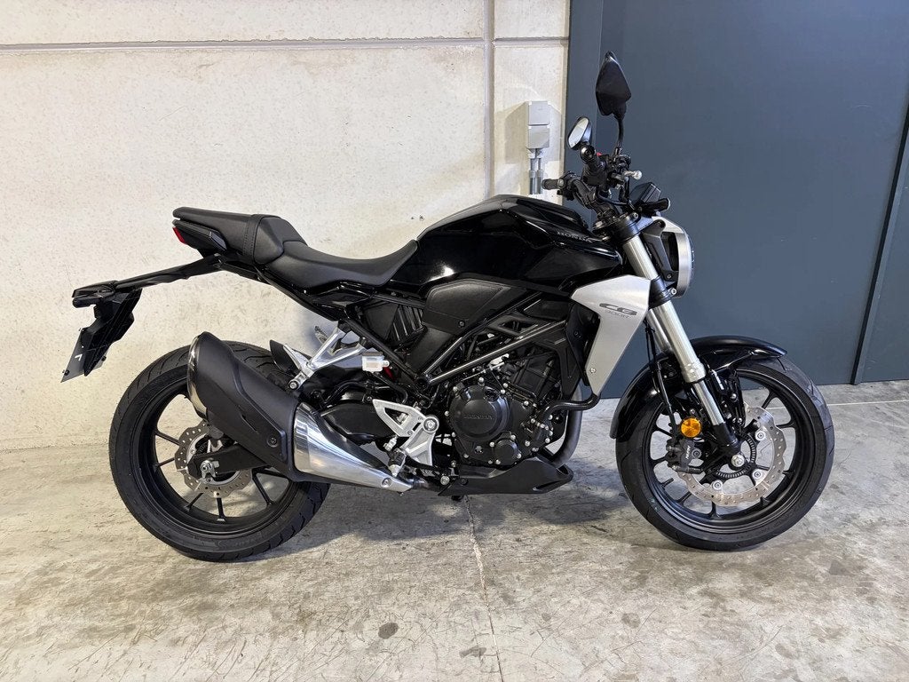 Honda CB300 leuke lichte scherp sturende naked bike, Motoren, 300 cc, Bedrijf, Overig, 12 t/m 35 kW