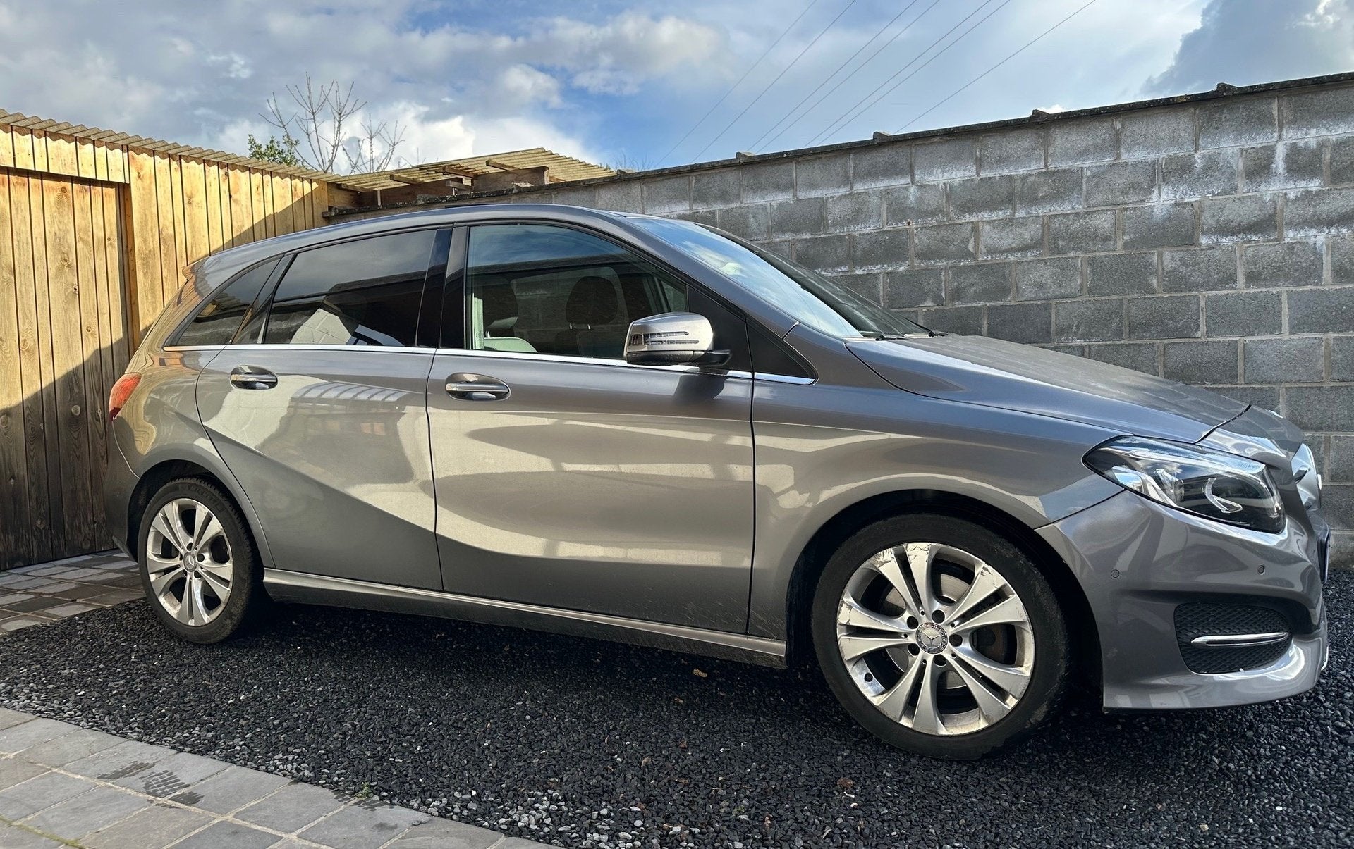 Mercedes-Benz B 220 i 4-Matic Pano Led Navi Leder Camera BT, Autos, Argent ou Gris, Achat, Entreprise, Noir