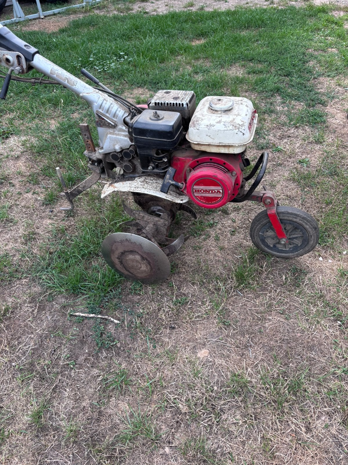 Thuinfrees te koop, Doe-het-zelf en Bouw, Gereedschap | Freesmachines, Ophalen, Gebruikt, Benzine, Tuinfrees