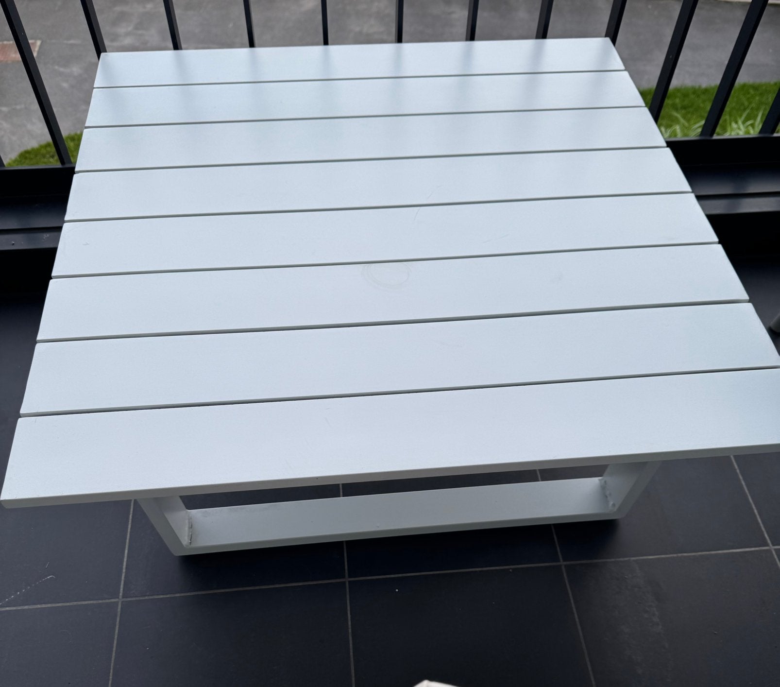 Table de salon moderne en aluminium blanc Exterioo - 1 an, Enlèvement, Comme neuf, Aluminium