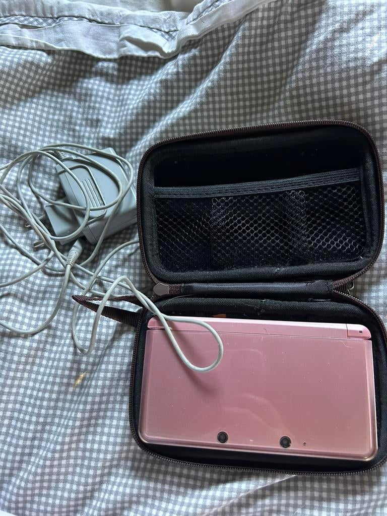 Roze nintendo 3DS, Ophalen of Verzenden, Zo goed als nieuw, Roze, 3DS