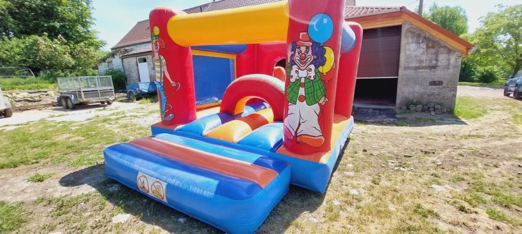 LOCATION: Château gonflable Clown 1, Enlèvement, Comme neuf