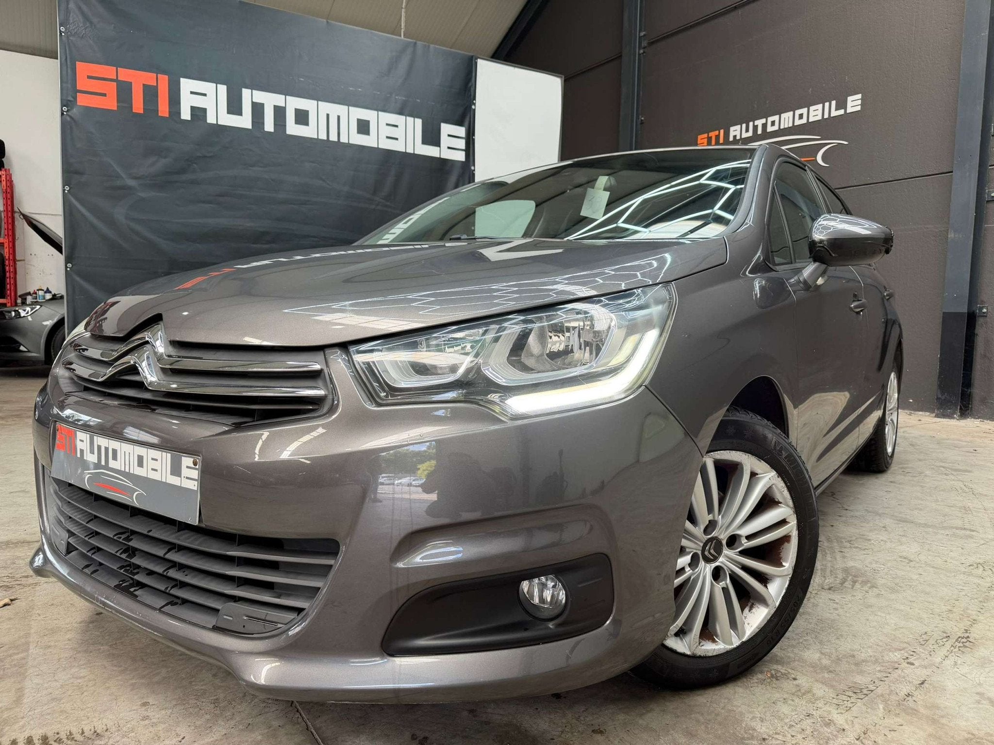 Citroën C4 EXPORT MARCHAND * (bj 2015), Auto's, Voorwielaandrijving, Euro 5, 4 cilinders, 95 pk