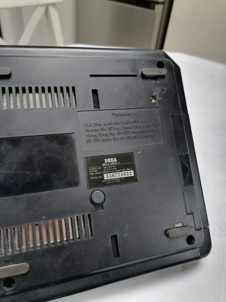 Sega 2 manettes et jeux, Consoles de jeu & Jeux vidéo, Comme neuf, Avec 2 manettes, Mega Drive, Avec jeux