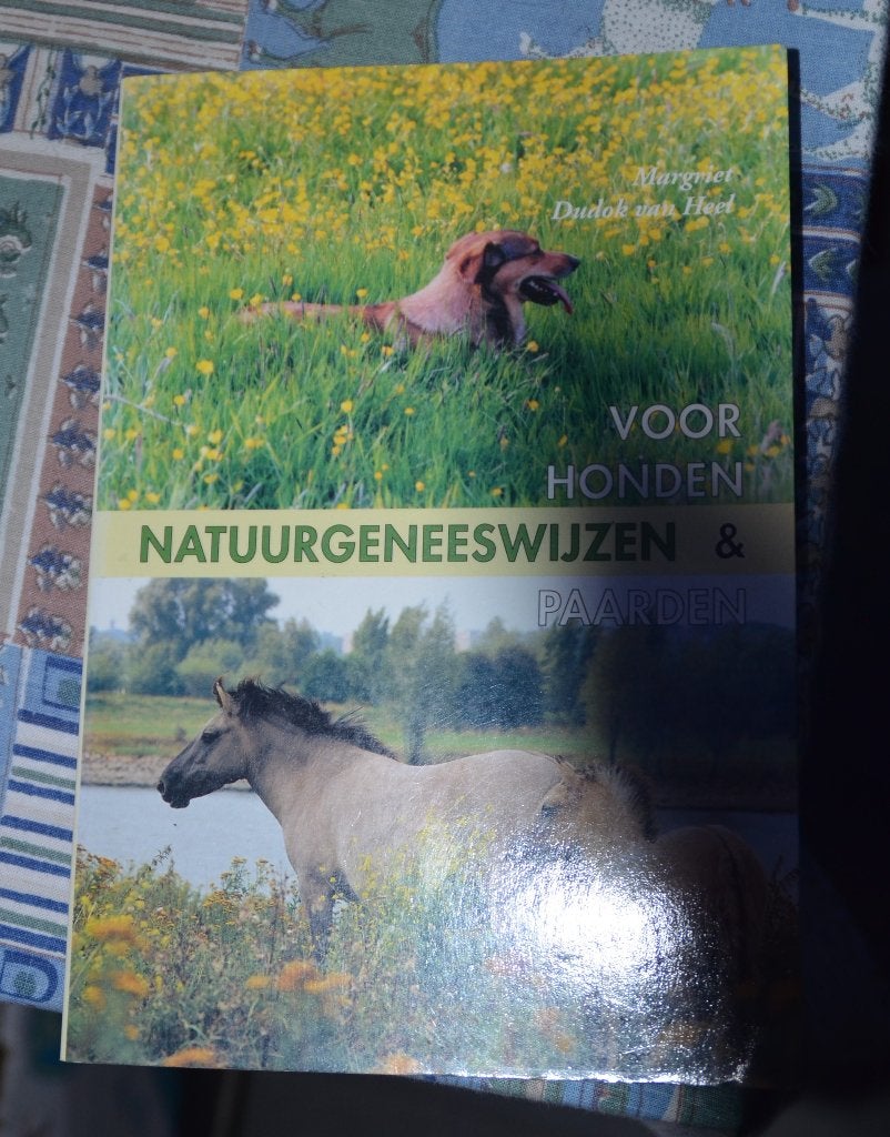Boek: Natuurgeneeswijzen voor Honden en Paarden, Boeken, Ophalen, Margriet Dudok van Heel, Honden, Zo goed als nieuw