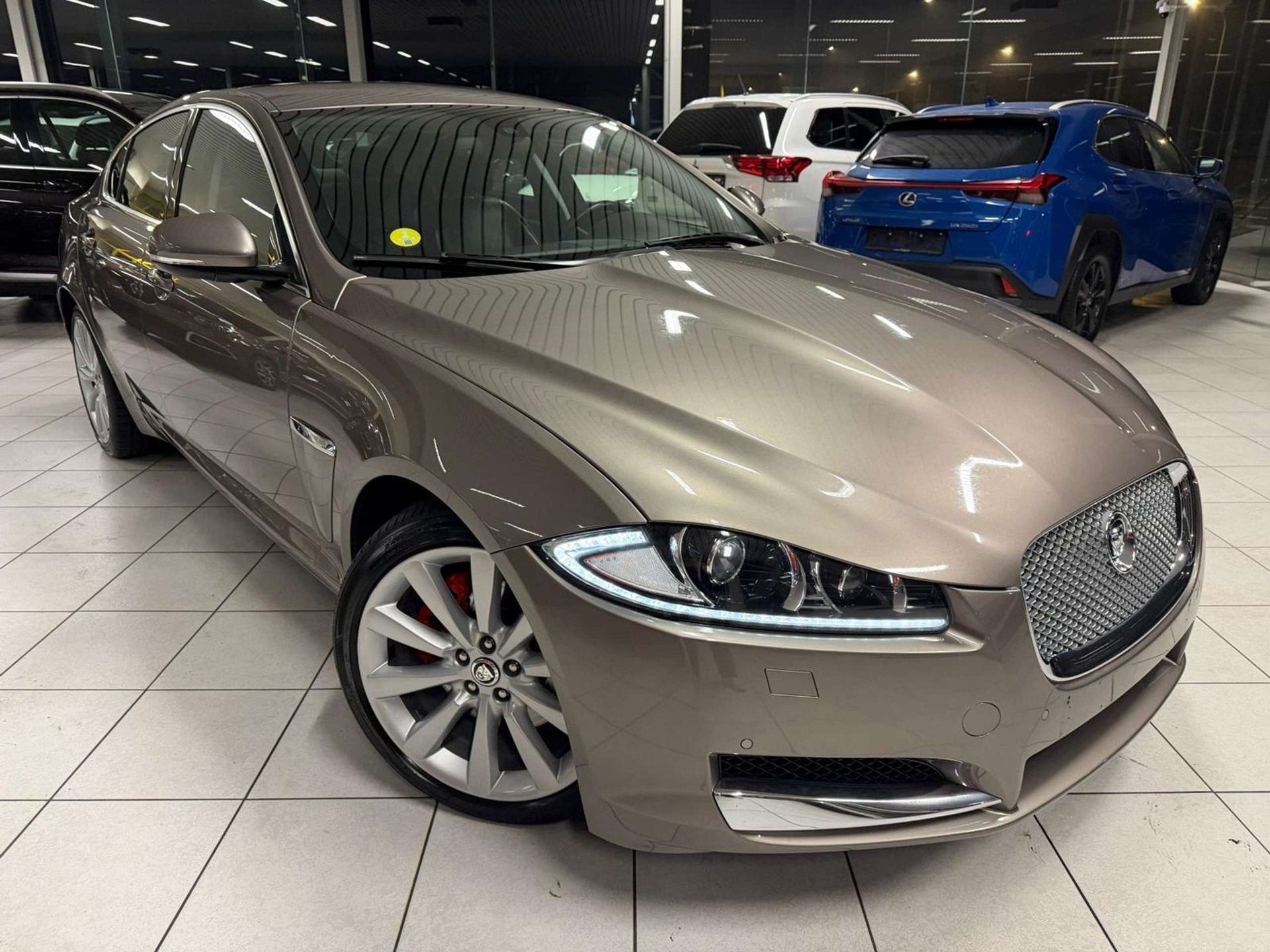 Jaguar XF Automatique 2.2D 140kW Euro 5, Euro 5, Achat, https://public.car-pass.be/vhr/512c3032-1894-4541-a0f0-4d743abce54f, 4 portes