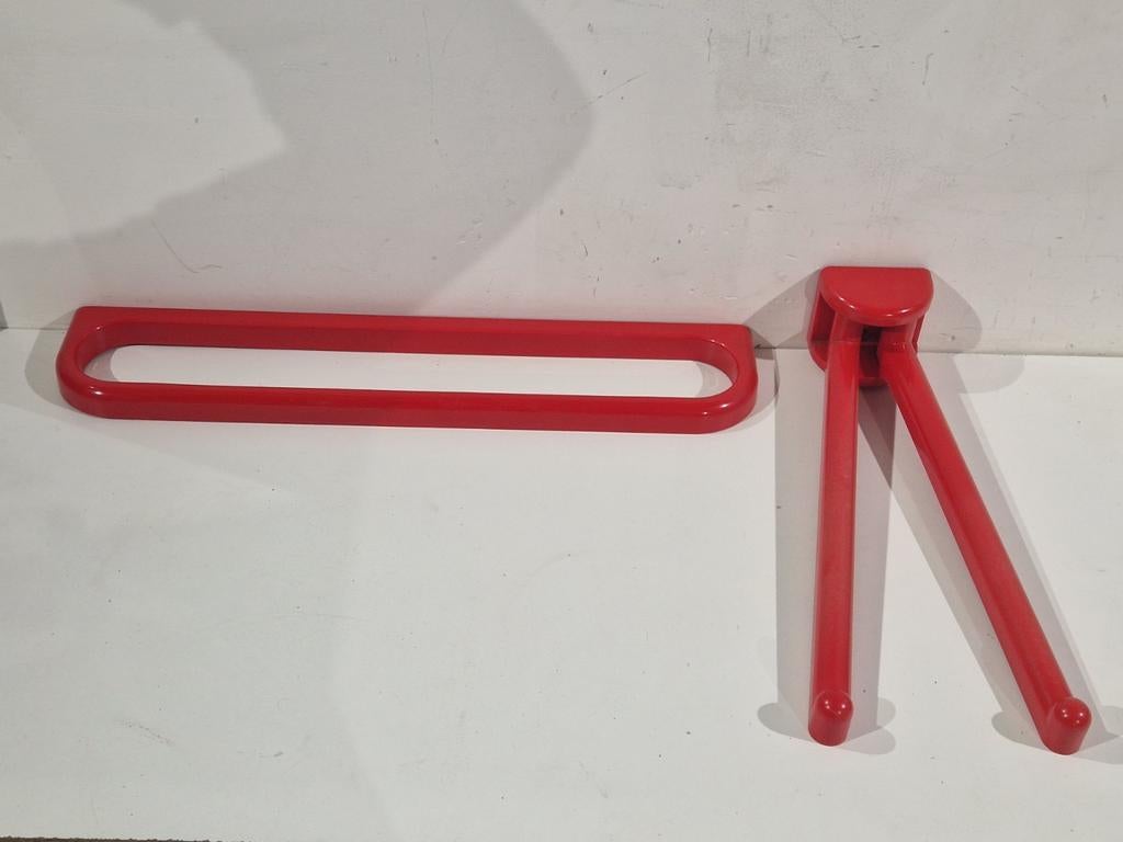Metalplastica , made in italy , 2 handdoekrekken , rood, Huis en Inrichting, Ophalen of Verzenden, Zo goed als nieuw, Rood, Handdoek