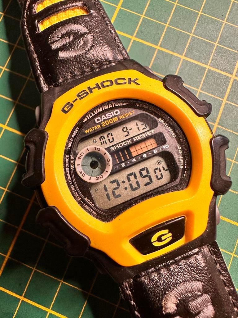 G-shock vintage casio, Casio, Enlèvement ou Envoi, Comme neuf, Synthétique