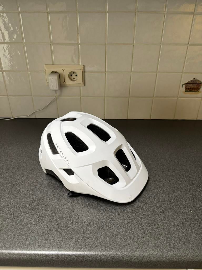 Fietshelm rockrider L, Fietsen en Brommers, Ophalen, Zo goed als nieuw, L, Rockrider