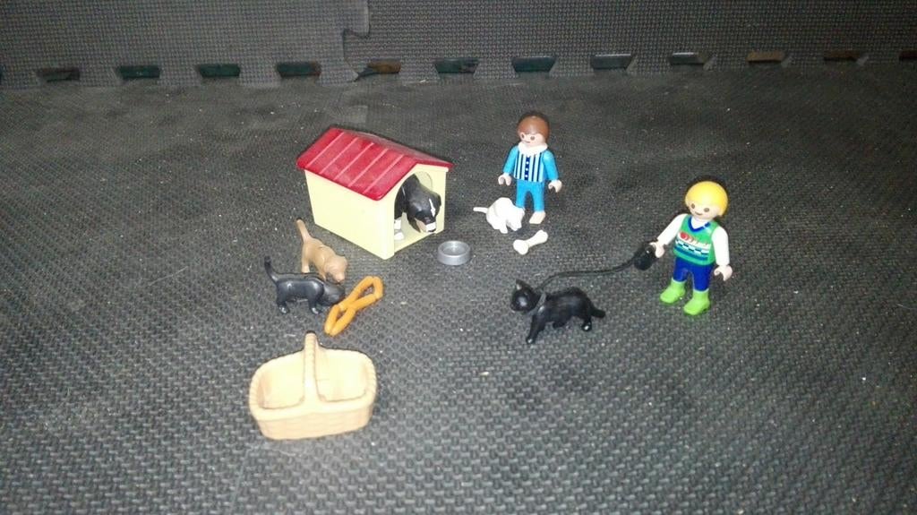 Niche Playmobil avec animaux et personnages, Enlèvement ou Envoi, Comme neuf