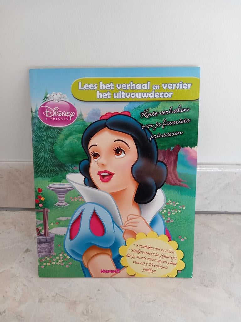 Disney Princess verhalenboek met herkleefbare stickers, Boeken, Meisje, Voorleesboek, Ophalen of Verzenden, Zo goed als nieuw