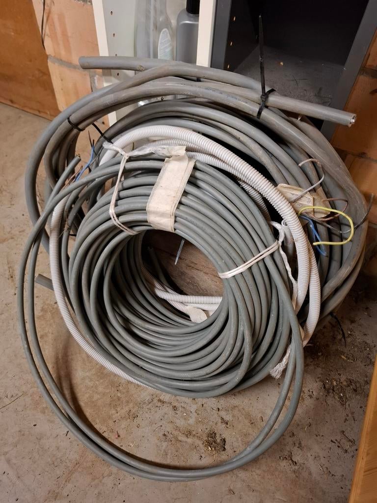 Electriciteitskabels xvb, exvb en coax, Ophalen