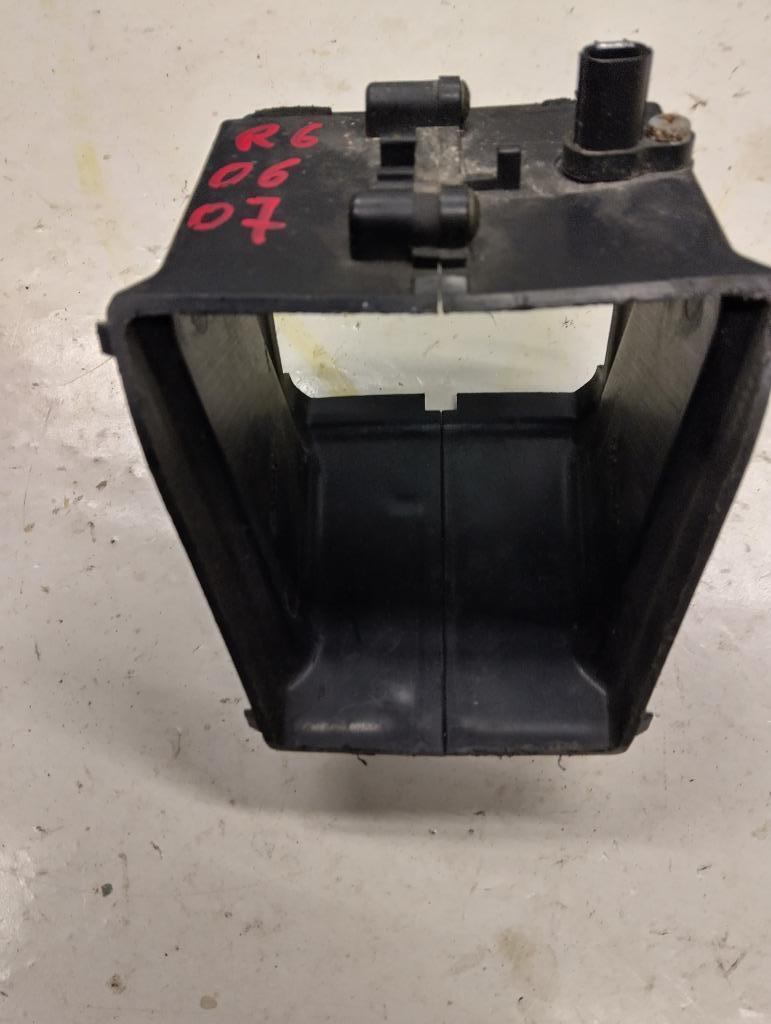 yamaha r6 model '06-'07 luchtbuis midden, Ophalen of Verzenden, Gebruikt