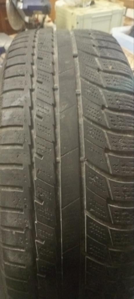 Pneu neige kia 225/60R17 occasion, Enlèvement