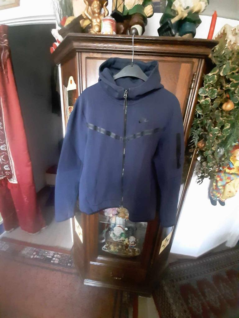 vest nike met kap maat medium met 2 zakken, Ophalen, Nike, Gedragen, Maat 48/50 (M)