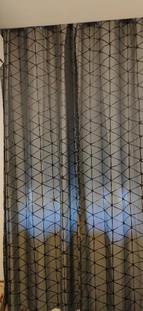Jysk gordijnen / draperieën twee - 245cmx140 cm zgan 80€, Huis en Inrichting, Ophalen of Verzenden, Zo goed als nieuw, Grijs