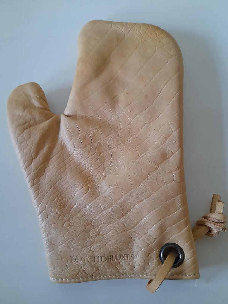 Gant de cuisine en cuir - Dutch Deluxes, Maison & Meubles, Cuisine | Linge de cuisine, Enlèvement ou Envoi, Utilisé, Beige, Autres types