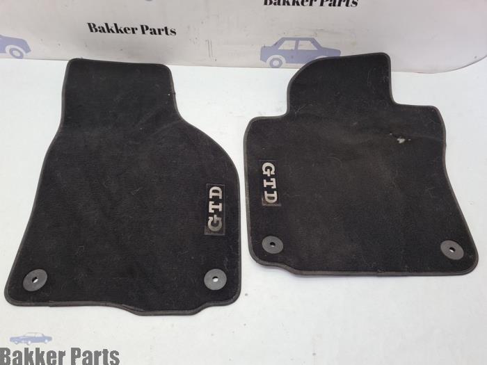 Matten Set van een Volkswagen Golf, Auto-onderdelen, Interieur en Bekleding, Volkswagen, Gebruikt, 3 maanden garantie