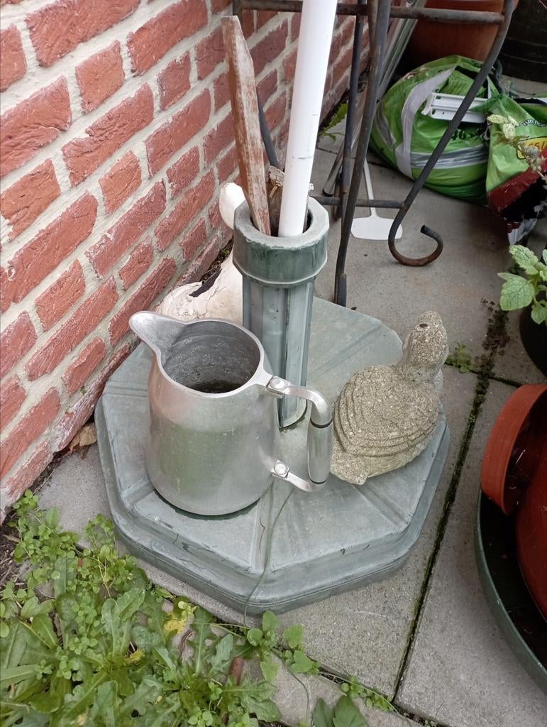 Parasolvoet in beton, Ophalen, Zo goed als nieuw