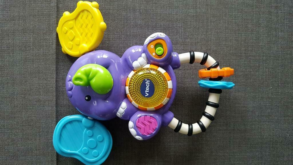 Vtech olifant met muziek, bijtring en oren en neus die bewee, Ophalen, Zo goed als nieuw