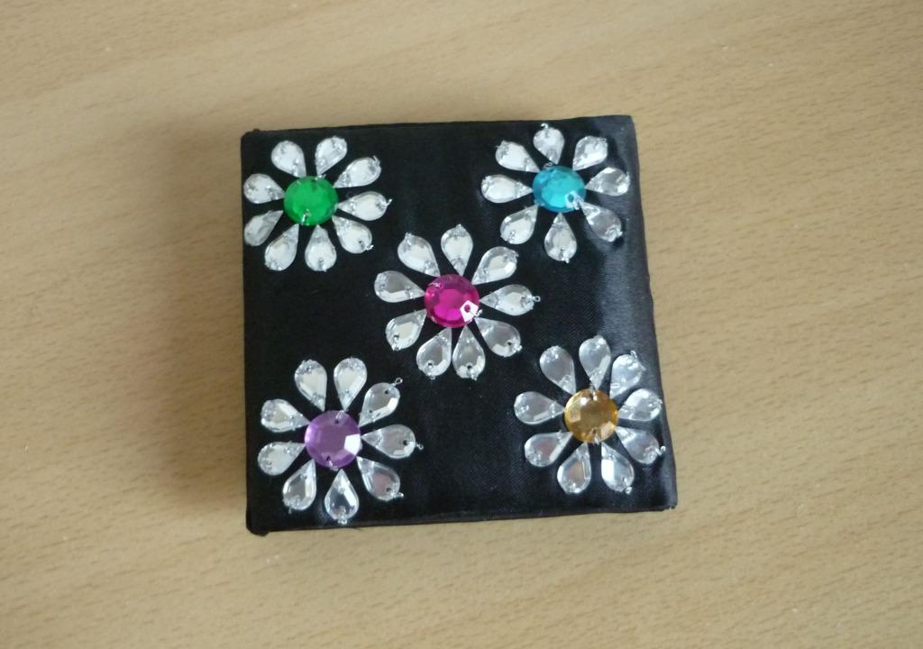 Pocket handtas spiegel zwart satijn met strass bloemen, Enlèvement ou Envoi