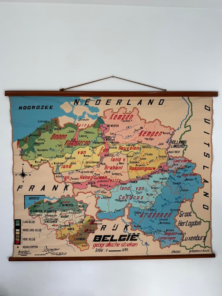 Oude schoolkaart op linnen België geografische streken, Antiek en Kunst, Antiek | Schoolplaten, Ophalen, Aardrijkskunde