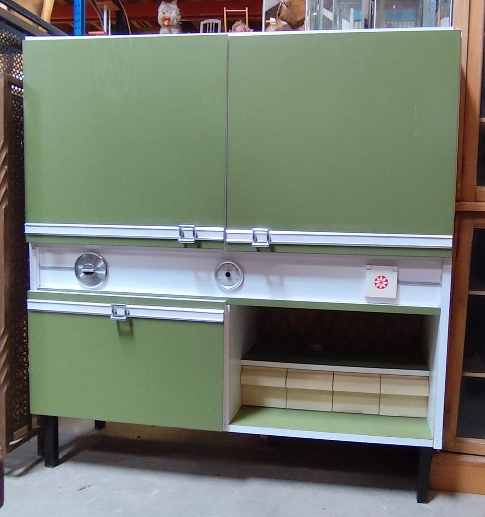 Retro.vintage keukenmeubel op pootjes, Ophalen