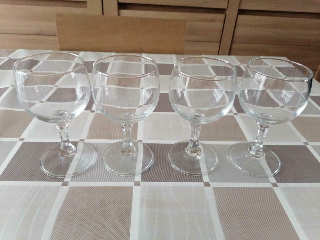 4 wijnglazen / waterglazen, Ophalen of Verzenden, Zo goed als nieuw