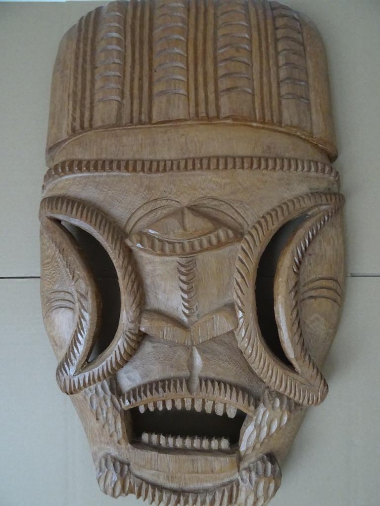 Masque immense masque indigène en bois Afrique Indonésie ?, Antiquités & Art, Enlèvement ou Envoi