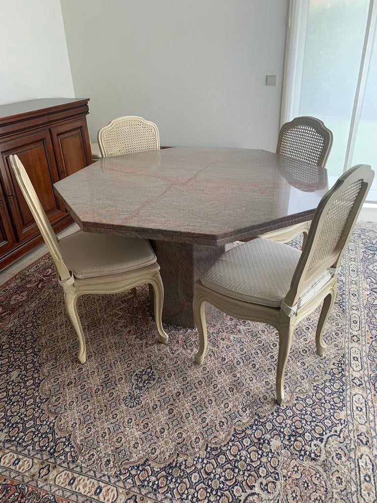 Mooie marmeren achthoekige eettafel., Huis en Inrichting, Ophalen of Verzenden, Zo goed als nieuw