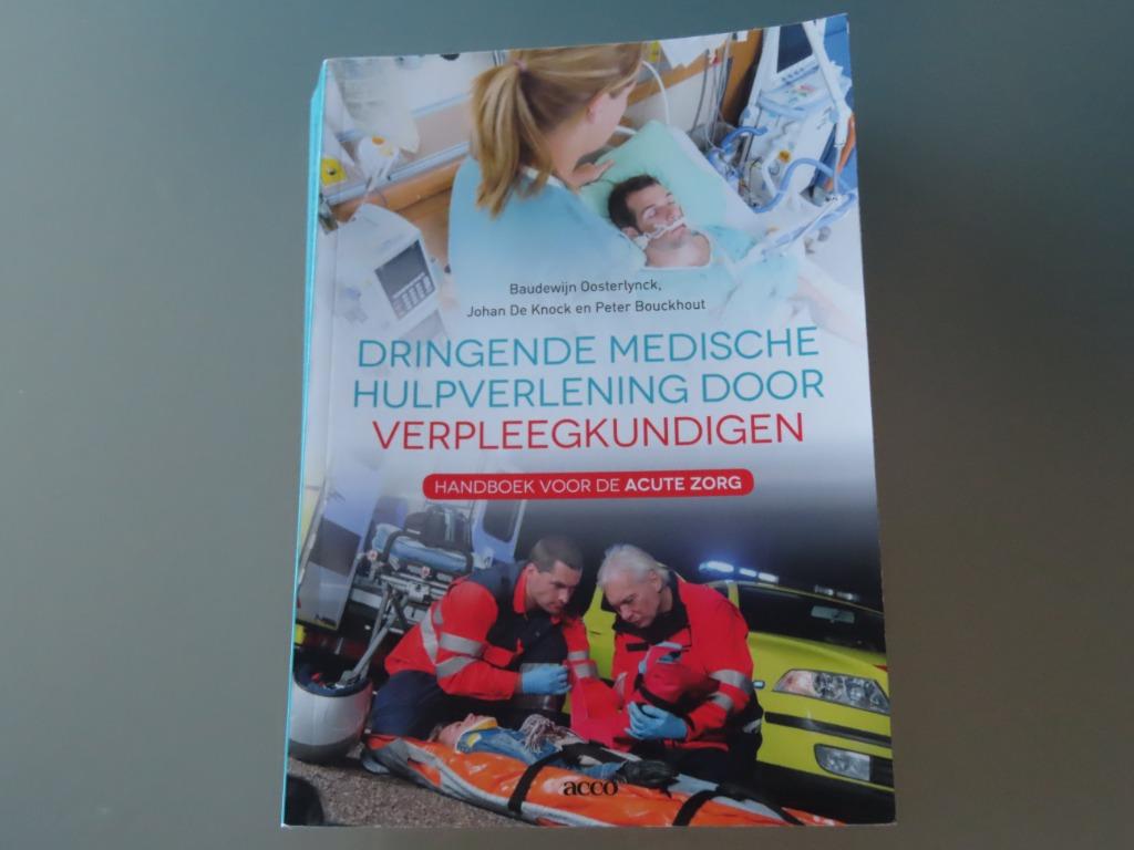 Dringende medische hulpverlening door verpleegkundigen – Bau, Boeken, Niet van toepassing, Ophalen of Verzenden, Zo goed als nieuw