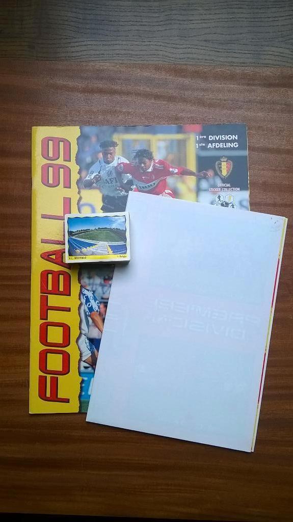 ALBUM VIERGE PANINI FOOTBALL BELGIUM 99 + 126 STICKERS, Enlèvement ou Envoi, Comme neuf