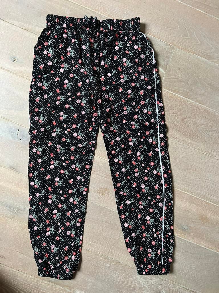Broek maat 128 van BoB uit Inno in zeer goede staat, Enlèvement ou Envoi, Comme neuf, Fille, Pantalon