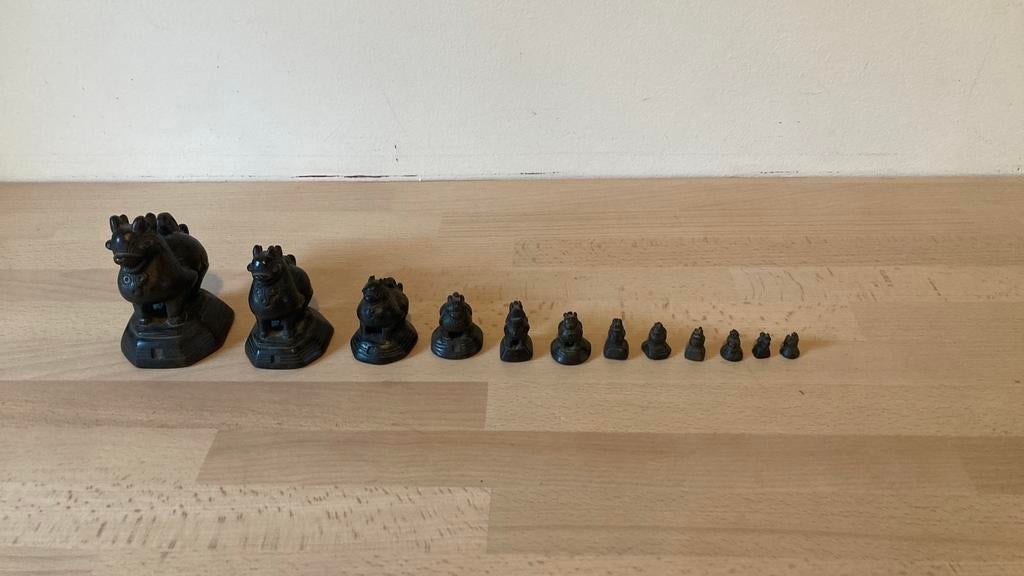 Série complète de 12 poids birmans anciens en bronze – XIXe, Ophalen, Brons