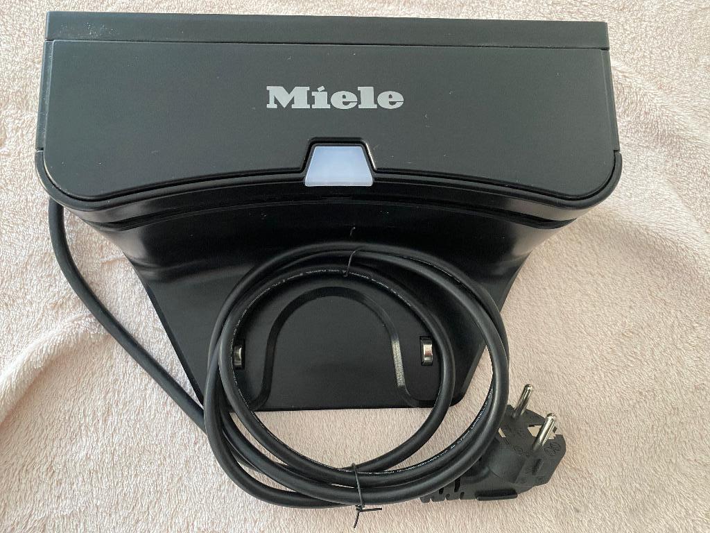 Robot Aspirator Miele Scout Rx1, Elektronische apparatuur, Stofzuigers, Ophalen of Verzenden, Zo goed als nieuw, Robotstofzuiger