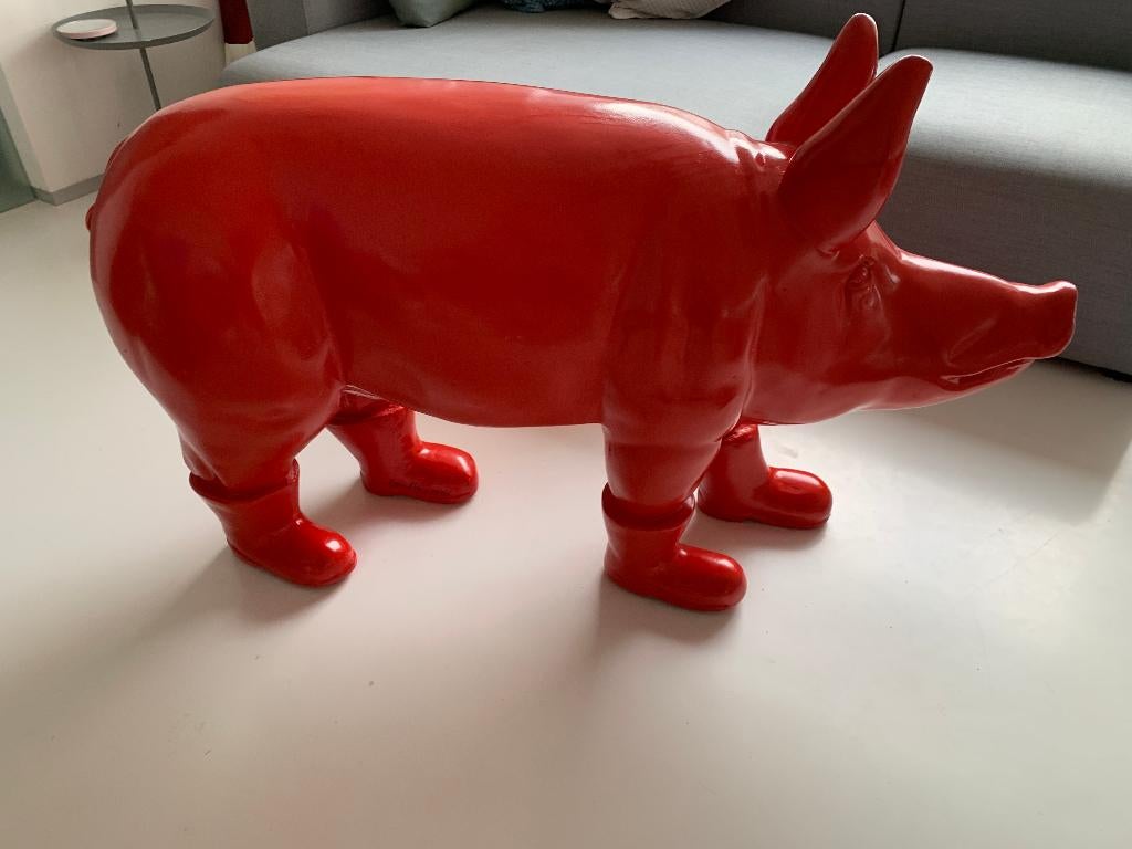 William Sweetlove - Cloned father pig with boots, Ophalen